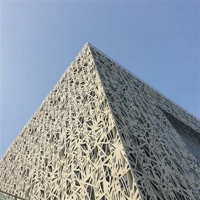 Porszórt lézerrel vágott fém panel
